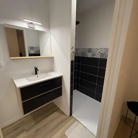 Loni Experiences - Indus Apartment