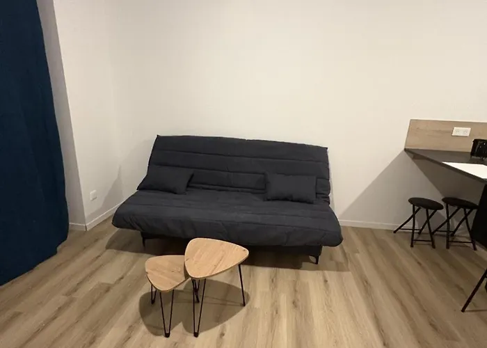 Loni Experiences - Indus *