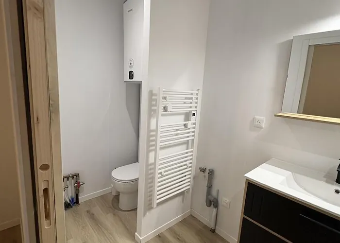 Loni Experiences - Indus Apartment